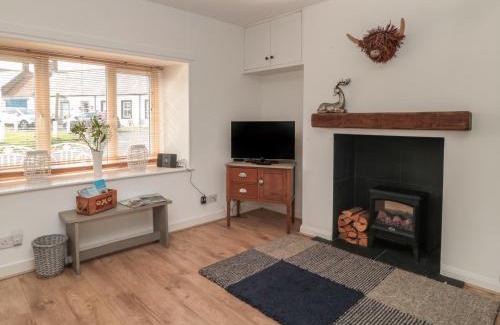 Norham House | 2 Cross View