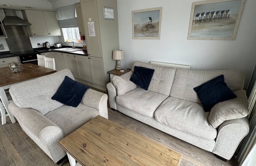 Filey House | 2 Detached Beach Houses - Book as a pair sleeps 8!