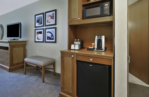 Old Port House | 2 Downtown Portland Hotel Units w/Pool | Breakfast | 24h Gym & Pet-Friendly
