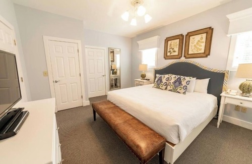 Lackey Resort | 2 Elegant 1BR Gated Villas Close to Jamestowne & Historic Area Trails