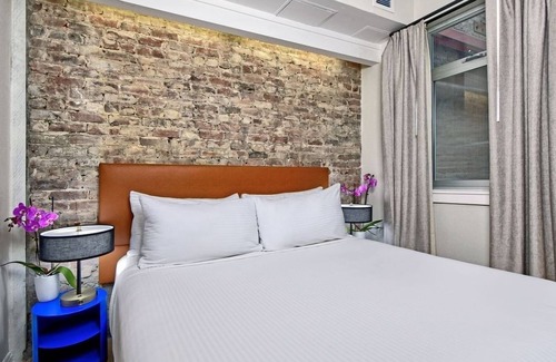 South Beach Hotel | 2 Elegant Units Near the Embarcadero with European Charm
