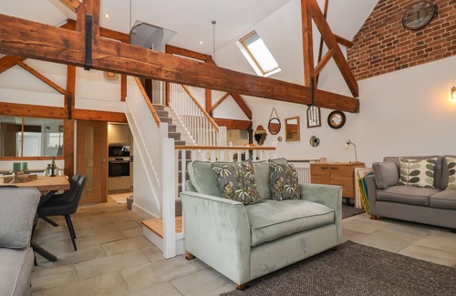 Lyme Regis Cottage | 2 ENGINE HOUSE, pet friendly, with open fire in Lyme Regis