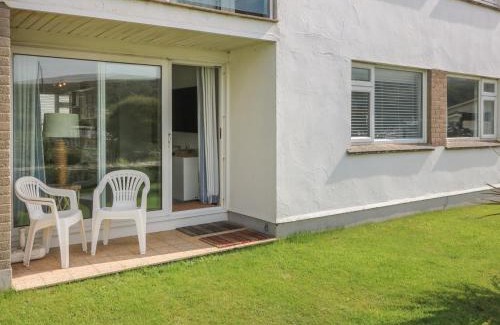 Mawgan Porth Apartment | 2 Europa Court