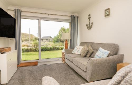 Mawgan Porth Apartment | 2 Europa Court