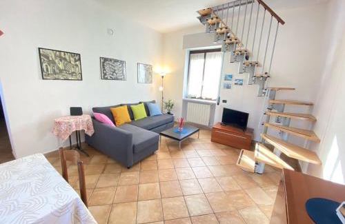 Trezzano Rosa Apartment | 2 Fiat Discografica, in Coorte Tranquilla, vicino a Leolandia, comoda per Gruppi o Famiglie