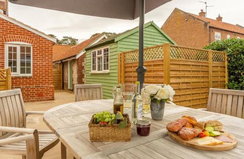 Thornham House | 2 Hall Lane Cottages