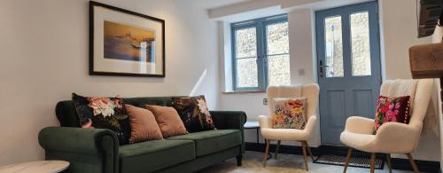 Holt Apartment | 2 High Silver House