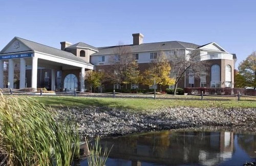 Mishawaka Hotel | 2 Homely Studios with Kitchenettes! Pool, Parking!