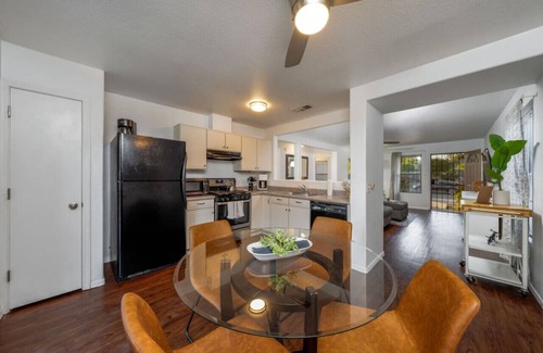 Tucson House | 2 Homes/7 BR 4 BA Total/Teams at KINO, ideal