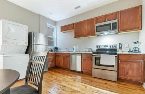 Downtown St. Louis Apartment | 2 Houses for Large Groups Near Busch Stadium