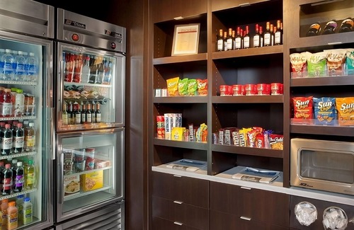 Home Park Hotel | 2 Kid-friendly Accommodations Close to Atlanta Botanical Garden! W/Pool Access!