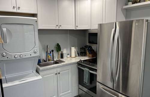 Poplar Grove Apartment | 2 king beds/Washer/Dryer/WiFi/Wheelchair accessible