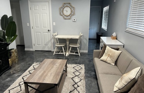 Poplar Grove Apartment | 2 king beds/Washer/Dryer/WiFi/Wheelchair accessible