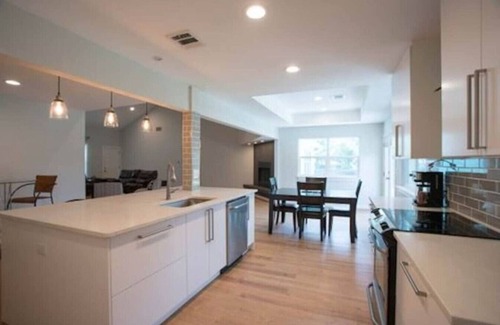 Manchaca House | 2 Large Bedrooms | Open Living | Peaceful