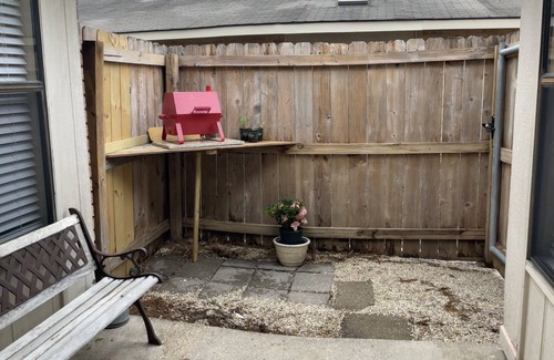 South Baton Rouge Condo | 2 Master Bedrooms -Very Clean- Recently Remolded 2 Patios Park at front door