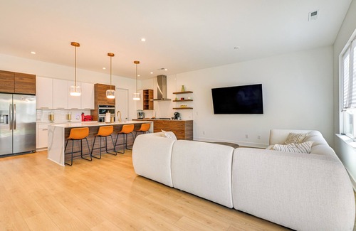 Biddleville House | 2 Mi to Bank of America Stadium: Townhome w/Patio