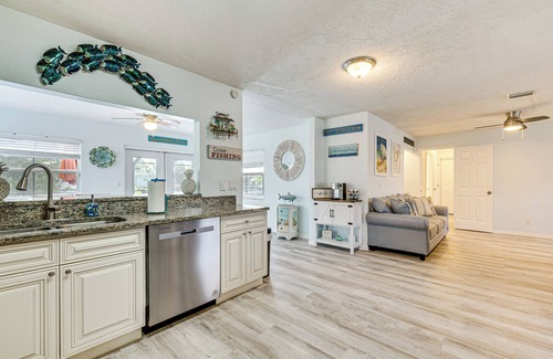 Ruskin House | < 2 Mi to Beach & Marina: Bright Ruskin Retreat!