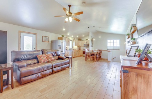 Fruita House | 2 Mi to Dinosaur Journey Museum: Mtn-View Haven!