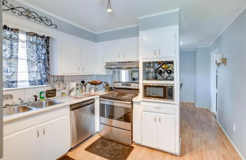 Columbia House | 2 Mi to Downtown Columbia Home with Theater Room!