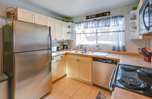 Fairbanks Apartment | 2 Mi to Dtwn: Cozy Getaway in Fairbanks!