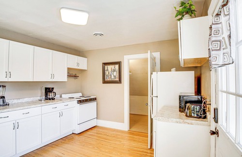 Sheboygan Apartment | 2 Mi to Dtwn: Studio Suite in Sheboygan