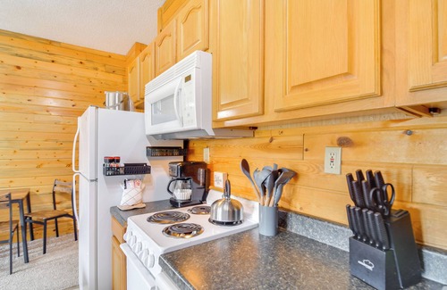 Granby Apartment | 2 Mi to Granby Ranch: Mtn Condo w/Hot Tub!