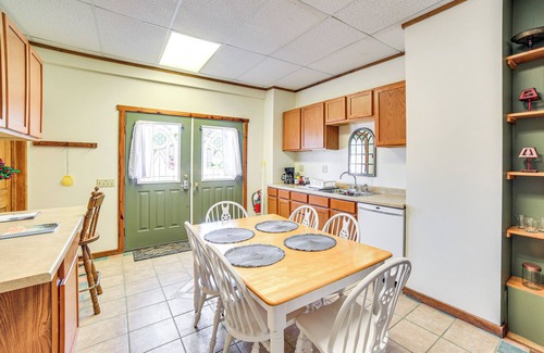 Eben Junction Apartment | 2 Mi to Ice Caves: Pet-Friendly Eben Junction Apt