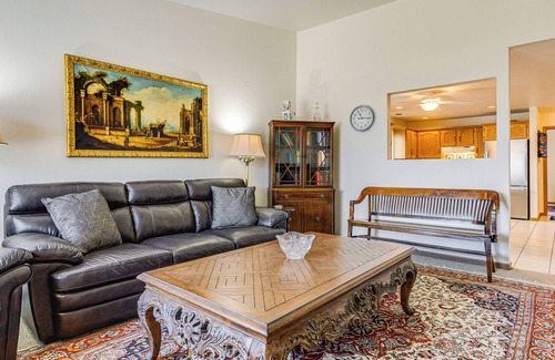 Manitowoc House | 2 Mi to Lake Michigan: Cozy Duplex w/Private Yard