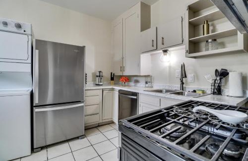 Huning Highland Historic District Apartment | 2 Mi to Old Town ABQ East Downtown Triplex Unit