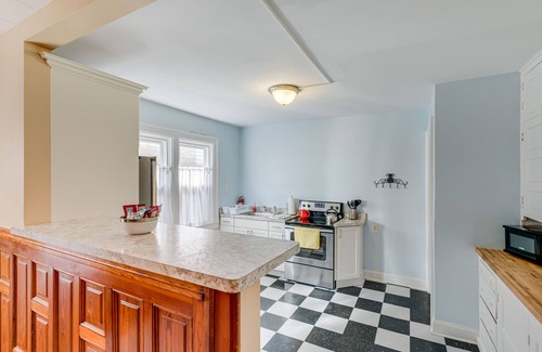 Buffalo Apartment | 2 Mi to Peace Bridge: Victorian-style Apartment