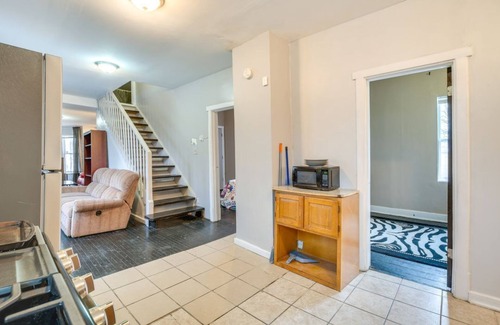 Back of the Yards House | 2 Mi to Red Line: Chicago Home Near Sherman Park