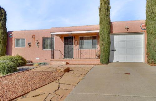 Sandia Ridge House | 2 Mi to UNM Campus Home in Quiet Area of ABQ