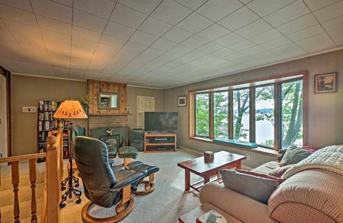 Le Roy House | 2 Mi to Winery Le Roy Escape with Fire Pit and Views