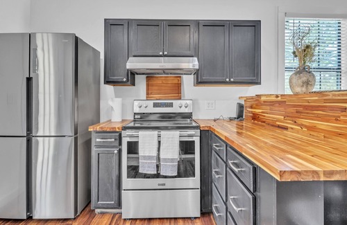 Starkville House | 2 Miles from MSU | Modern | Perfect for Couples