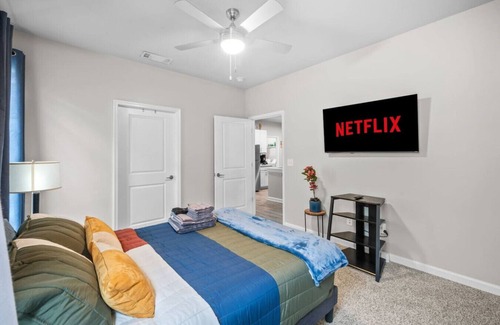 Cumberland Apartment | 2 miles from Truist Park and The Battery Atlanta