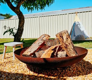 Ettalong Beach House | 2-Min Walk to Beach Modern Firepit Yard Kids welcome