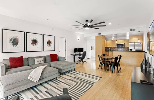 Gililland Apartment | 2 mins 2 Mill Ave + ASU | Pool + EV Charging + GYM