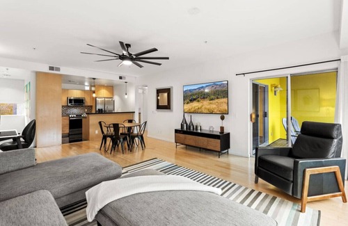 Gililland Apartment | 2 mins 2 Mill Ave + ASU | Pool + EV Charging + GYM