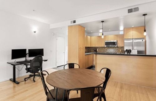 Gililland Apartment | 2 mins 2 Mill Ave + ASU | Pool + EV Charging + GYM