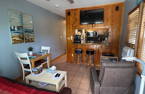 North End Condo | 2 MINUTE WALK TO BEACH IN BEAUTIFUL OCEAN CITY-FEET TO THE BEACH