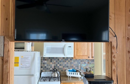 North End Condo | 2 MINUTE WALK TO BEACH IN BEAUTIFUL OCEAN CITY-FEET TO THE BEACH