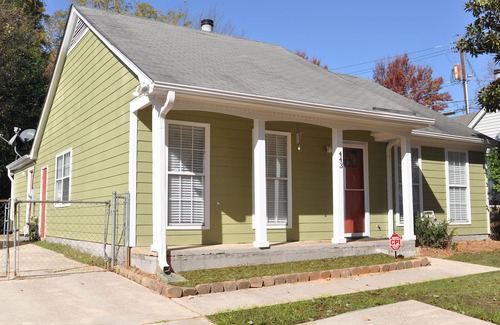 Biddleville House | 2 Minutes to Uptown Charlotte: Great In-Town Stay & City Skyline View!