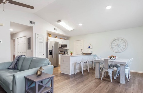 Treasure Cove House | 2 Minutes Toes in Sand - Beach - Lagoon - Sunsets - Sugary Sands - Emerald Water