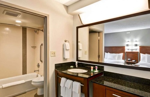Tucson House | 2 Modern Units, Minutes from Tucson International Raceway! FREE Parking, Pool!