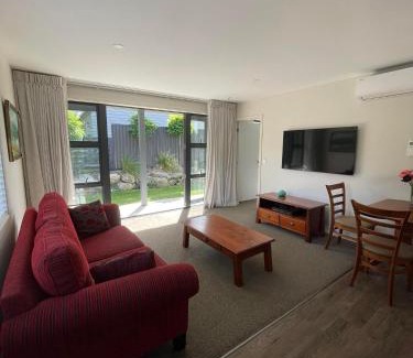 Clyde Apartment | 2 Oaks Cottage Clyde