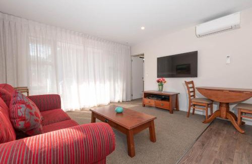 Clyde Apartment | 2 Oaks Cottage Clyde