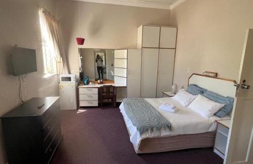 King William's Town House | 2 Oaks Guest House
