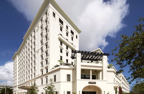 Coral Gables House | 2 Pet-friendly Units! Rooftop Pool, Parking! Close to Art Deco Historic District