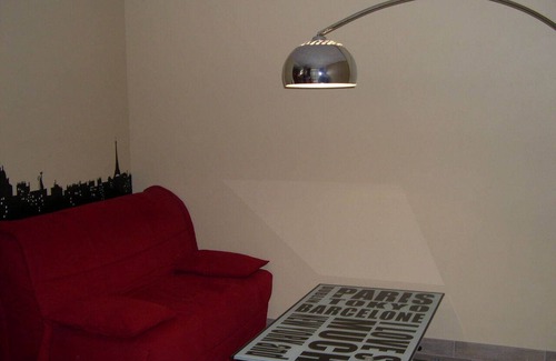 Quartier des Grandes-Carrieres Apartment | 2 pièces entre Montmartre et Batignolles . Wifi. Parking en option