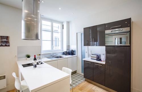 Grenelle Apartment | 2 Pièces Quartier Rue du Commerce, Proche Tour Eiffel